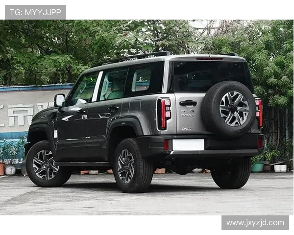 12.69 万起！2026 款北京越野 BJ40 燃油版，硬派越野新标杆登场